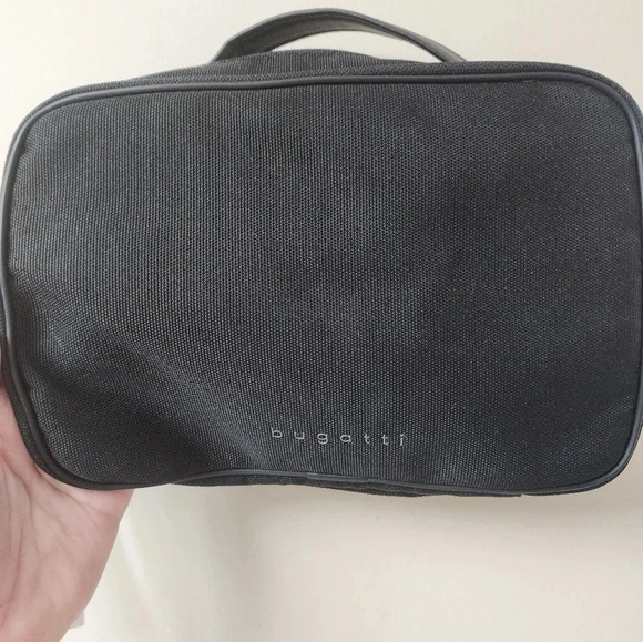 Bugatti Travel Toiletry  Case Cosmetic Bag Large 3 zippers Black - Picture 3 of 4